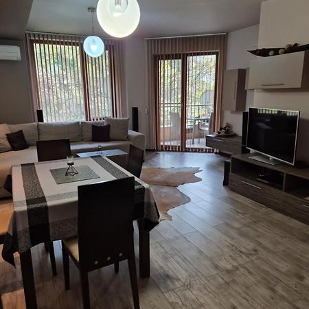Апартамент Мегилукс Blagoewgrad Exterior foto